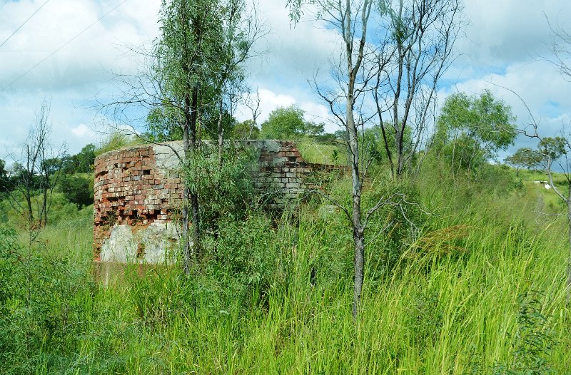 07MtMorgan (52).JPG - Mount Morgan mine - old water tank.
